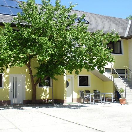 Peterseil'S Radl Zimmer Mauthausen Exterior foto